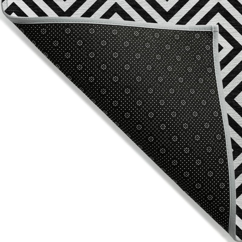 Machine Washable Indoor/ Outdoor Chantille Modern Geo Rug