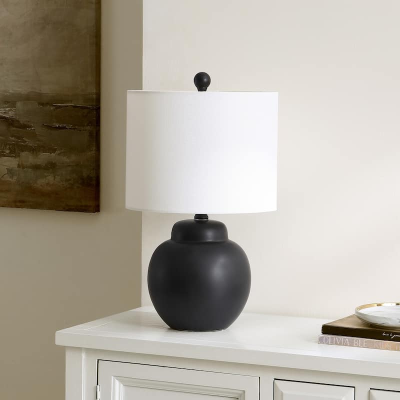 SAFAVIEH Lighting Reghina 20" Traditional Table Lamp - 11" W x 11" D x 20" H - 11Wx11Dx20H