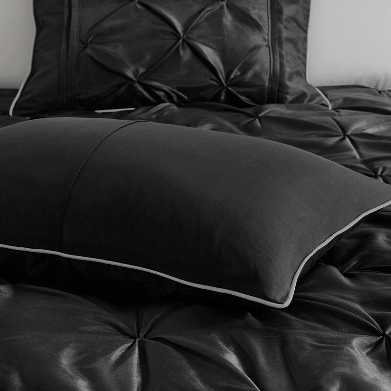 GDF Studio - Laurel 7-Piece Tufted Comforter Set with Decorative Pillows