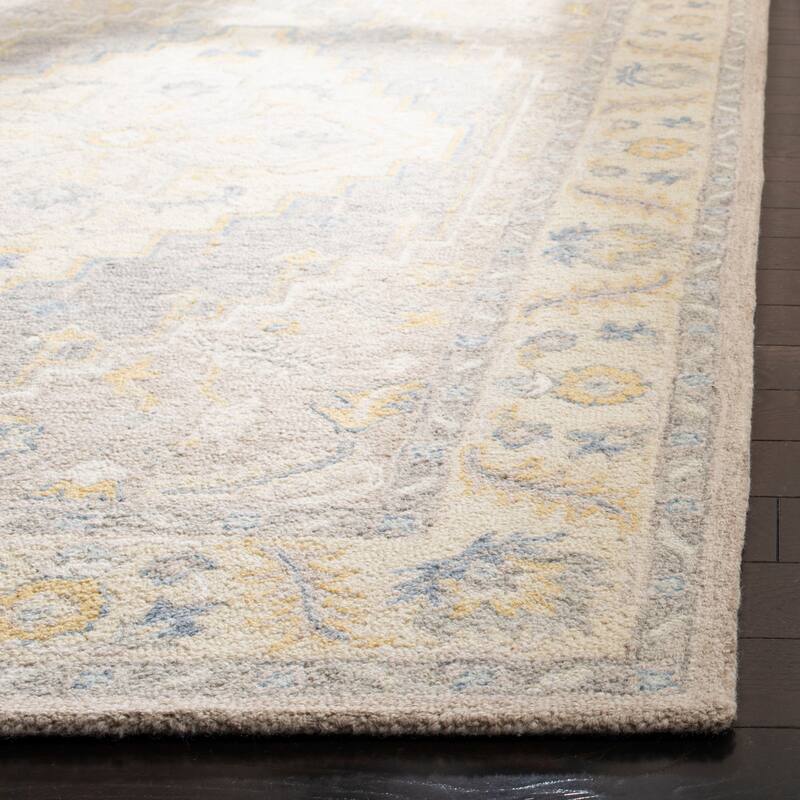 SAFAVIEH Handmade Micro-Loop Ludivine Wool Rug