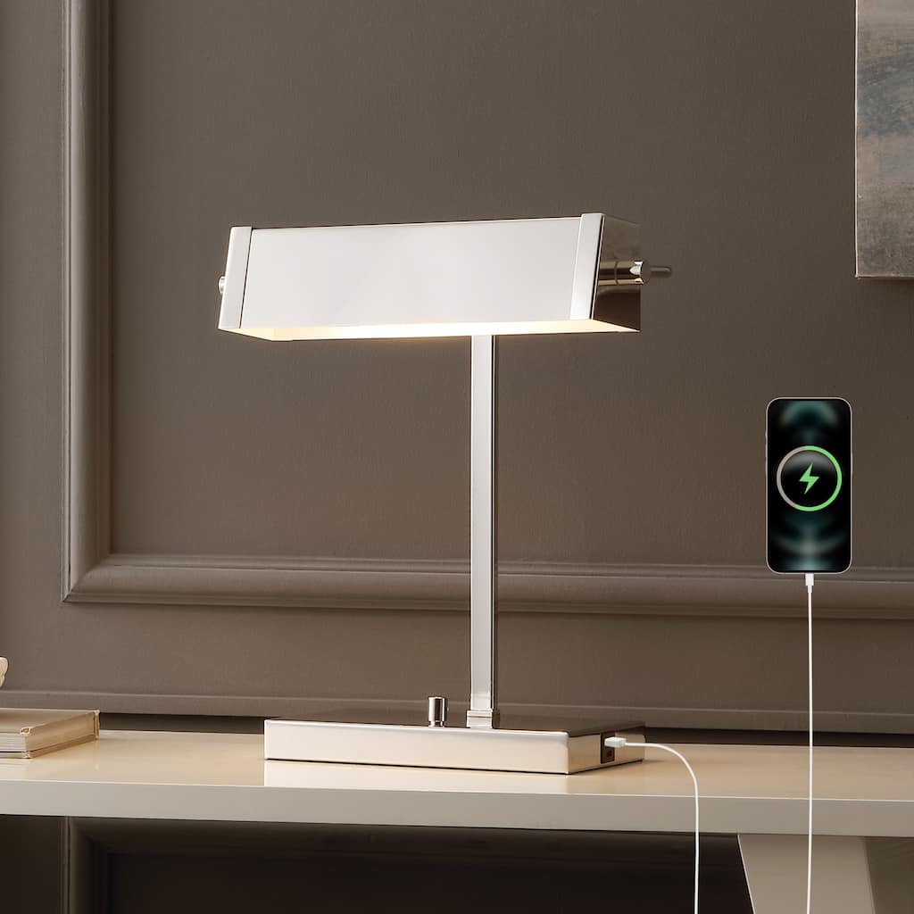 SAFAVIEH Rylan 17-inch Metal Table Lamp with USB Port - 7"W x 14"D x 17"H