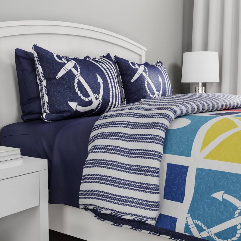 3-Piece Full-Queen Quilt Set - Coastal-Themed Reversible Bedspread with Sham by Lavish Home