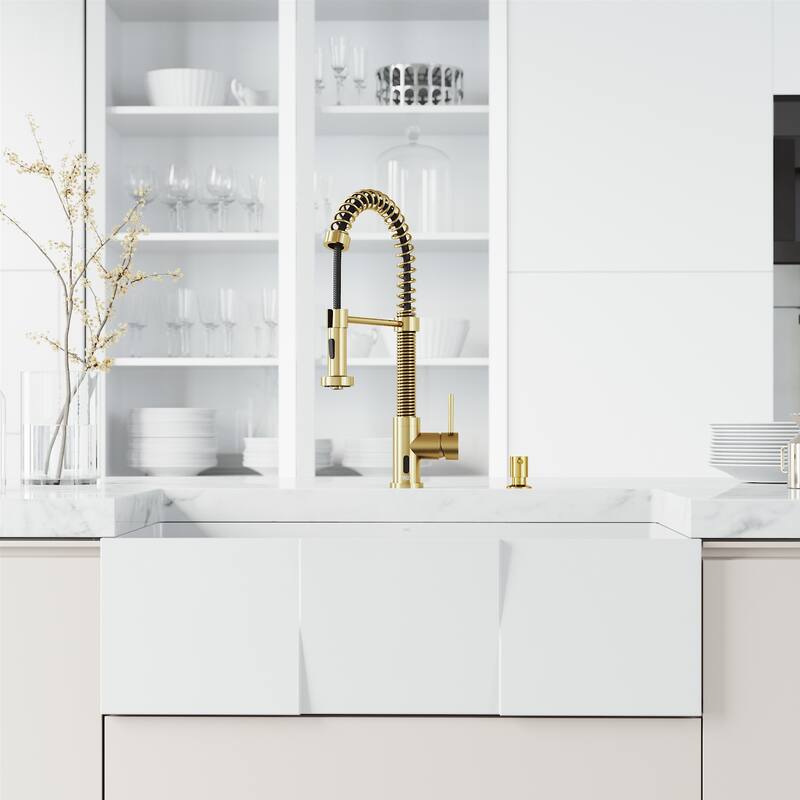 VIGO Edison 19" H Single Handle Pull-Down Sprayer Kitchen Faucet Set with Touchless Sensor