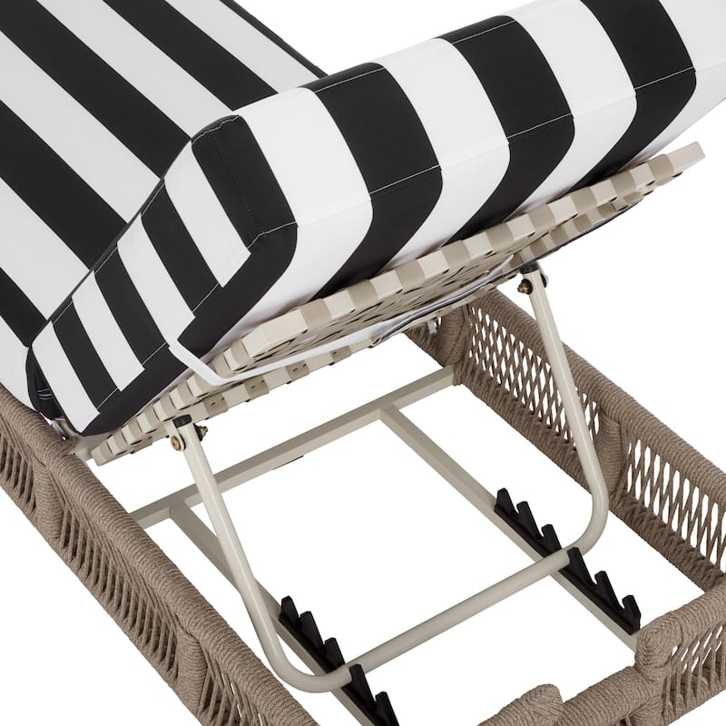 SAFAVIEH Outdoor Tinna Sun Lounger - 75"W x 25"D x 13"H