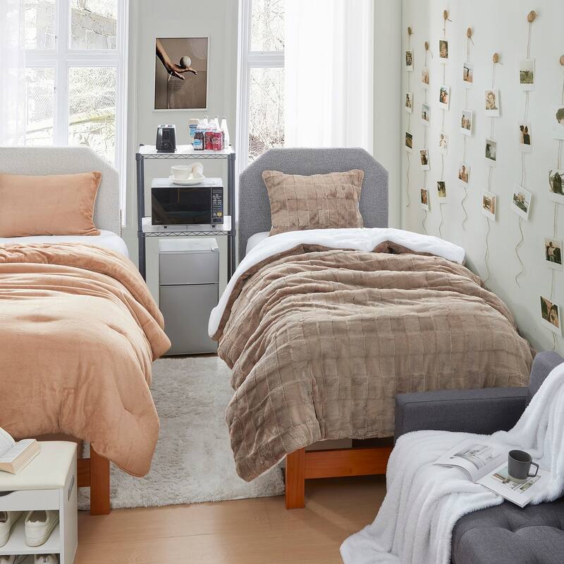 Chunky Bunny Crossing - Coma Inducer® Oversized Comforter Set - White Pepper Tan