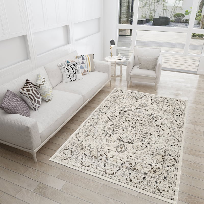 Traditional Cream/Beige Oriental Area Rug