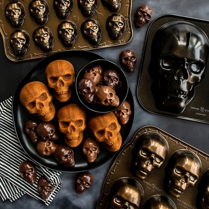 Nordic Ware Haunted Skull Cakelet Pan