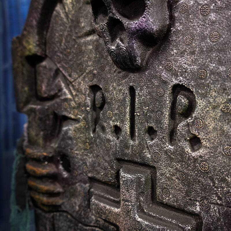 Haunted Hill Farm Tombstone Lifter by Tekky, Premium Halloween Animatronic