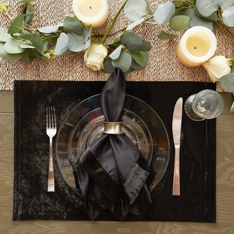 DII Silver Velvet Trimmed Napkin (Set of 4)