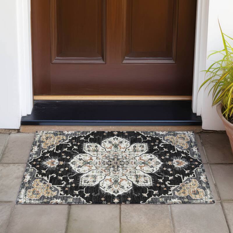 Machine Washable Indoor/Outdoor Traditional Heriz Chantille Rug - Black - 1'8" x 2'6"