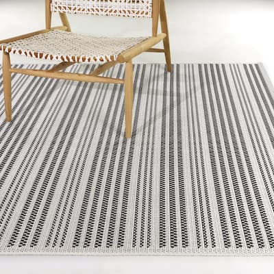 Aguirre Textured Patio Indoor/Outdoor Area Rug