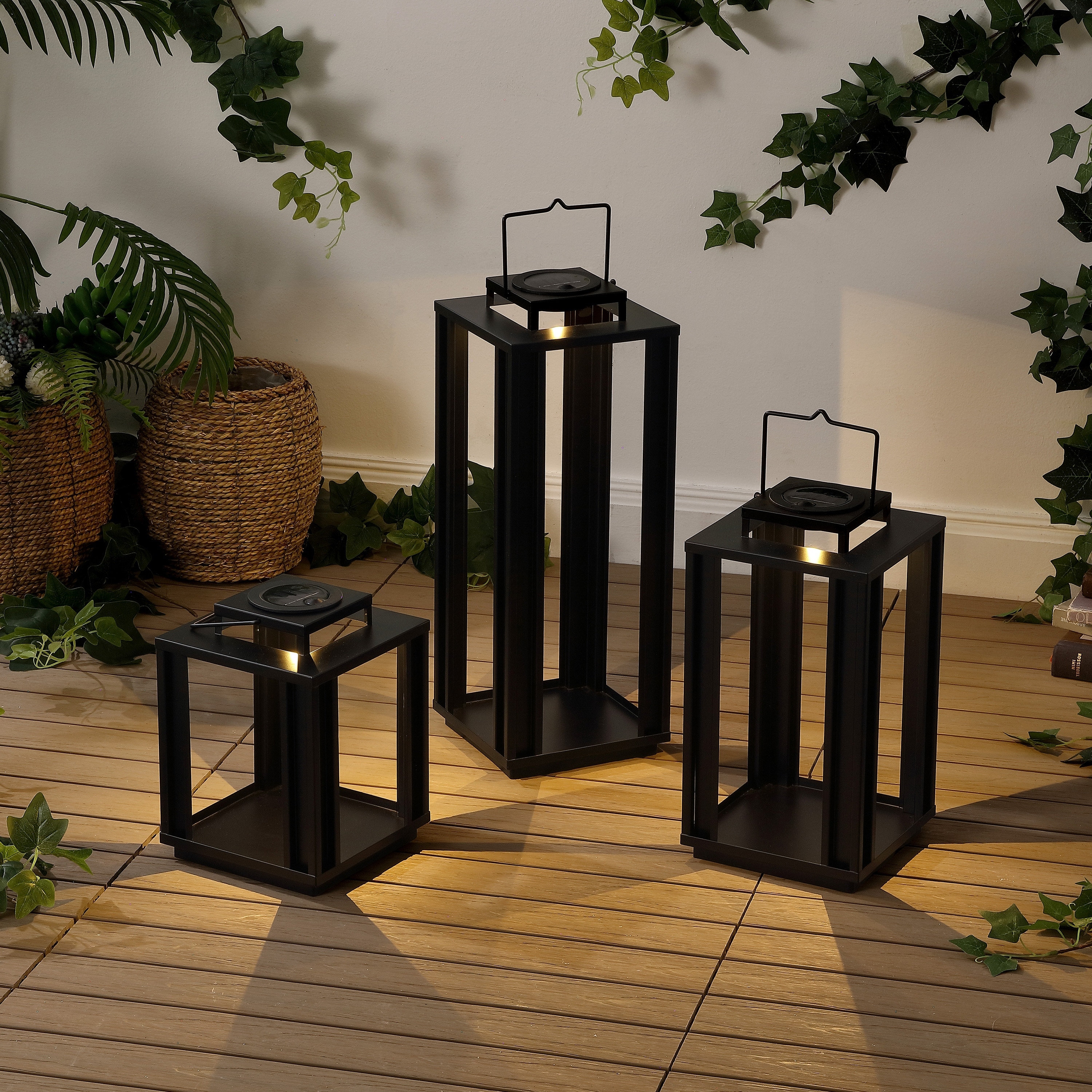 JONATHAN Y Leland Modern Indoor/Outdoor LED Solar Powered Lanterns