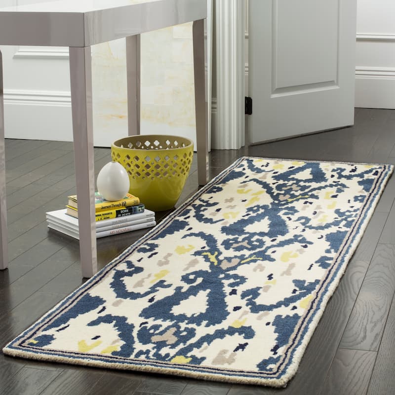 Martha Stewart by SAFAVIEH Ikat Pendant Wool Rug