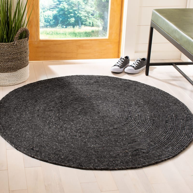 SAFAVIEH Handmade Braided Hande Country Wool Rug - 5' Round - Black