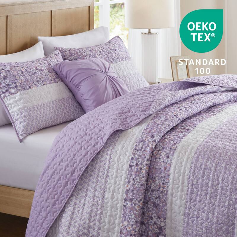 Madison Park Evian 4 Piece Seersucker Quilt Set with Throw Pillow