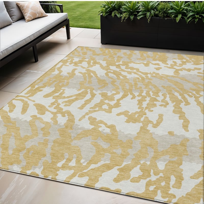 HomeRoots Animal Print Transitional Rectangle Outdoor Rug - 5' X 8'