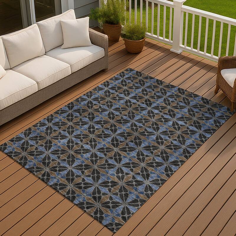 Machine Washable Indoor/ Outdoor Mosaic Pablo Chantille Rug