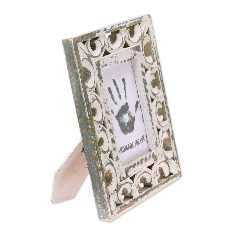 Novica Handmade Royal Archway Wood Photo Frame (4X6)