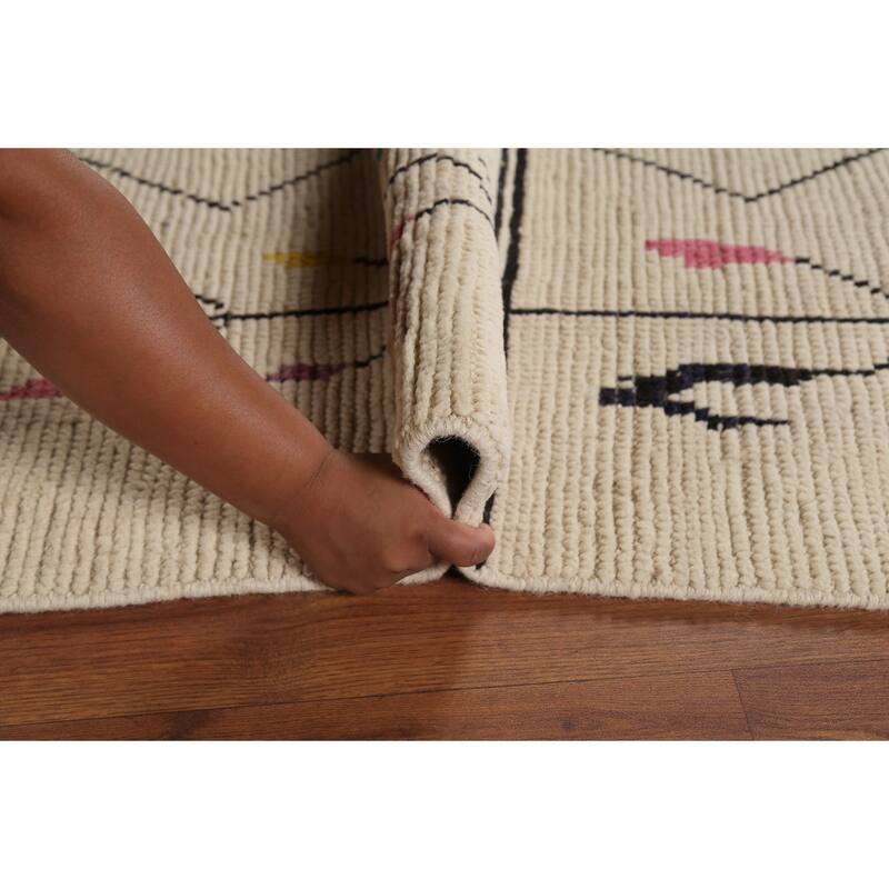 Beige / Ivory Moroccan Area Rug Hand-Knotted Wool Carpet - 6'0"x 9'7"