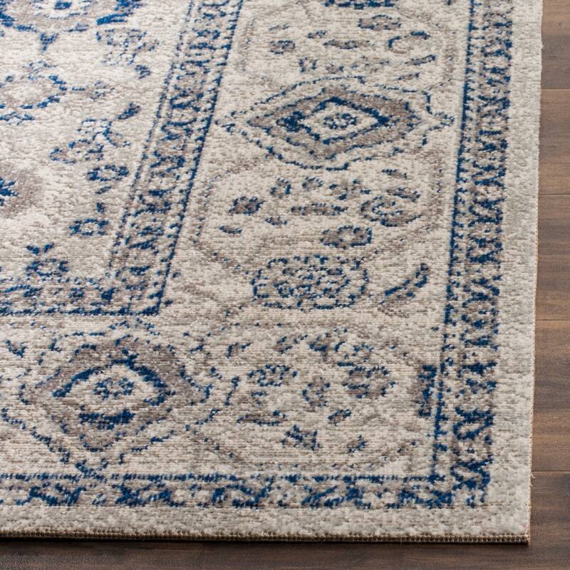 SAFAVIEH Patina Feikea Traditional Oriental Rug