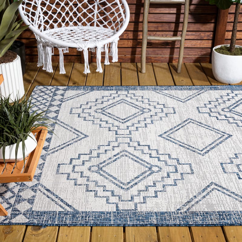 JONATHAN Y Carwa Diamond Tribal Medallion Indoor/Outdoor Area Rug