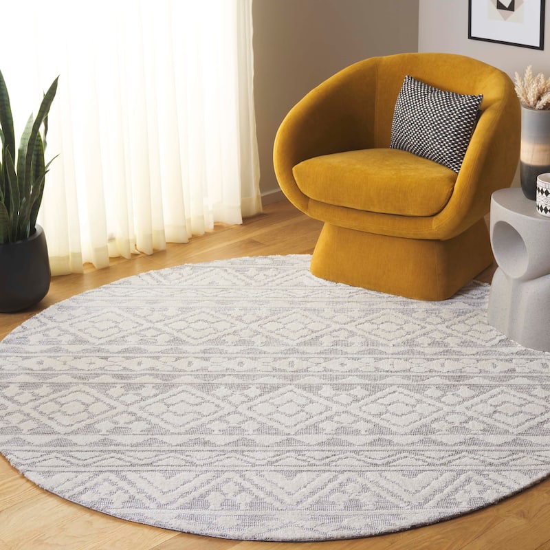SAFAVIEH Audrey Mamie Rustic Moroccan Tribal Rug - 6' Round - Grey/Ivory
