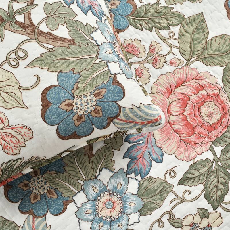 The Curated Nomad Chorro 3-piece Quilt Set