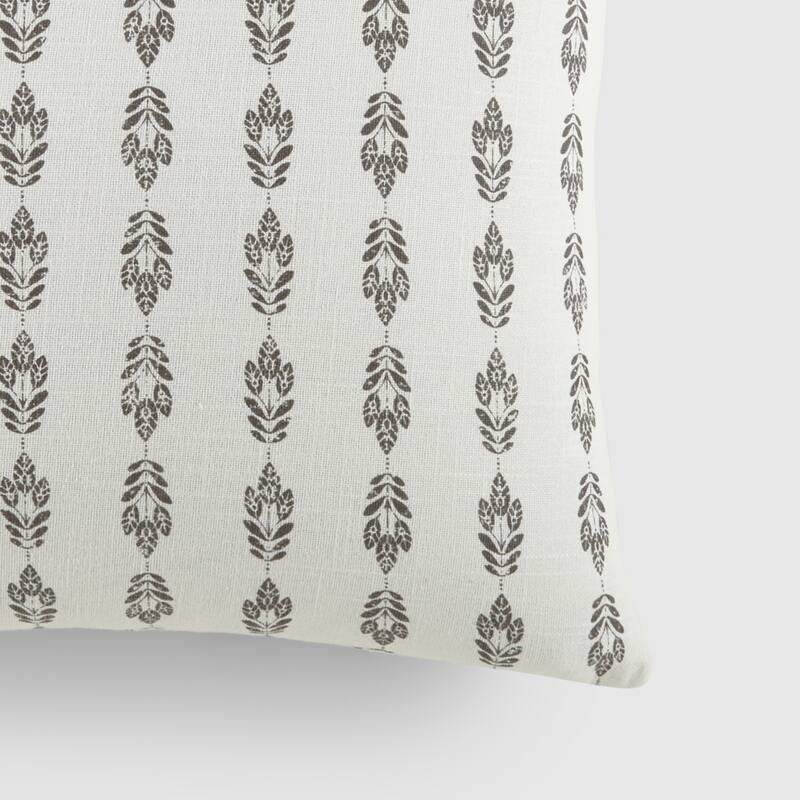 Elegant Patterns Cotton Decor Throw Pillow in Folk Leaves