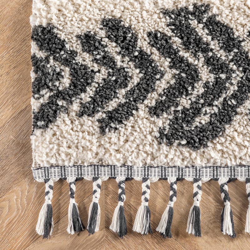 Nuloom Zuri Shaggy Banded Tribal Area Rug
