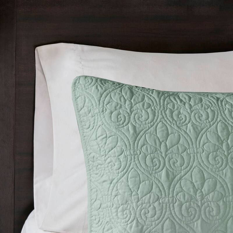 Madison Park Mansfield Reversible Quilt Set