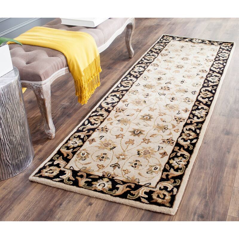 SAFAVIEH Handmade Stratford Ludgera Traditional Oriental Wool Rug - 2'3" x 7' Runner - Ivory/Black - Runner