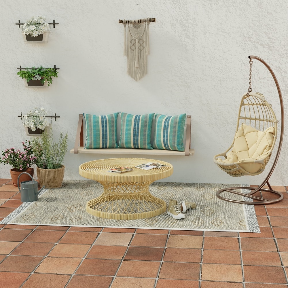 22" x 22" Outdoor Throw Pillow - Set of 2 - 22'' L x 22'' W x 8'' H