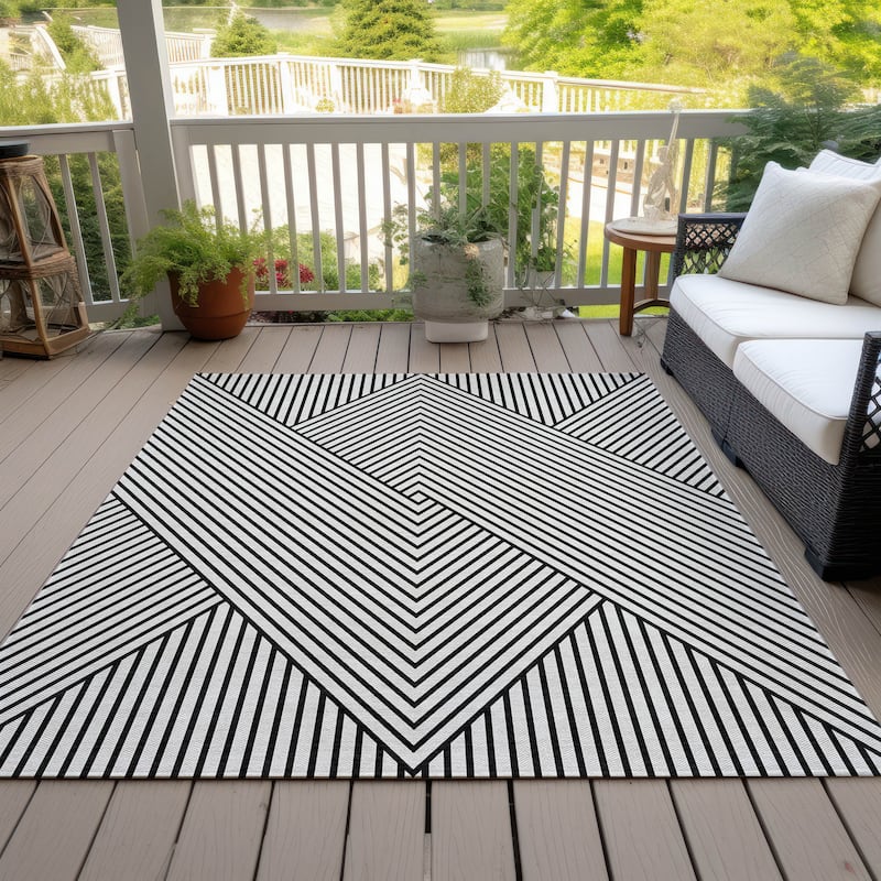 Machine Washable Indoor/ Outdoor Modern Geo Chantille Rug - White - 8' x 10'