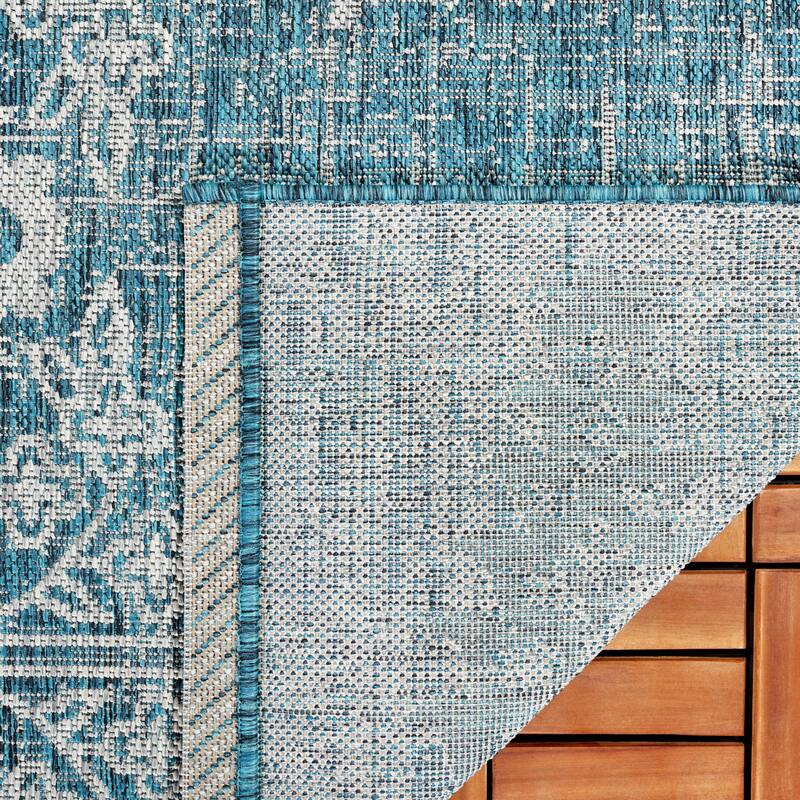 SAFAVIEH Courtyard Mami Transitional Rug