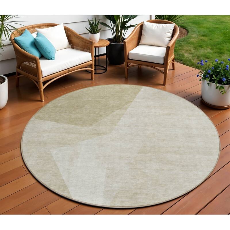 HomeRoots Abstract Transitional Rectangle Outdoor Rug - 8' Round