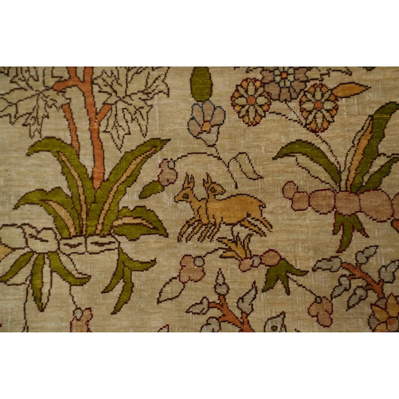 Hand Knotted Traditional Silk Beige Floral Area Rug - 5' 7'' X 3' 4''