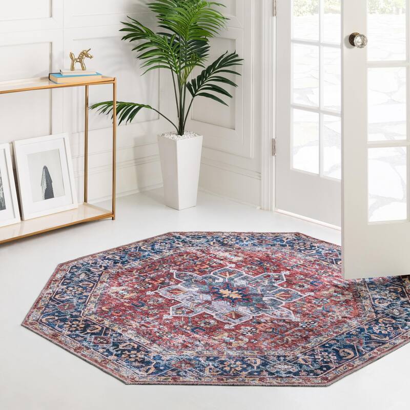 Traditional Tira Collection Area Rug