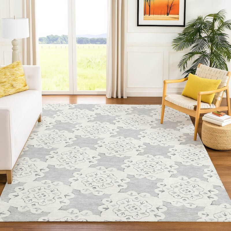 Machine Washable Indoor/ Outdoor Global Motif Chantille Rug