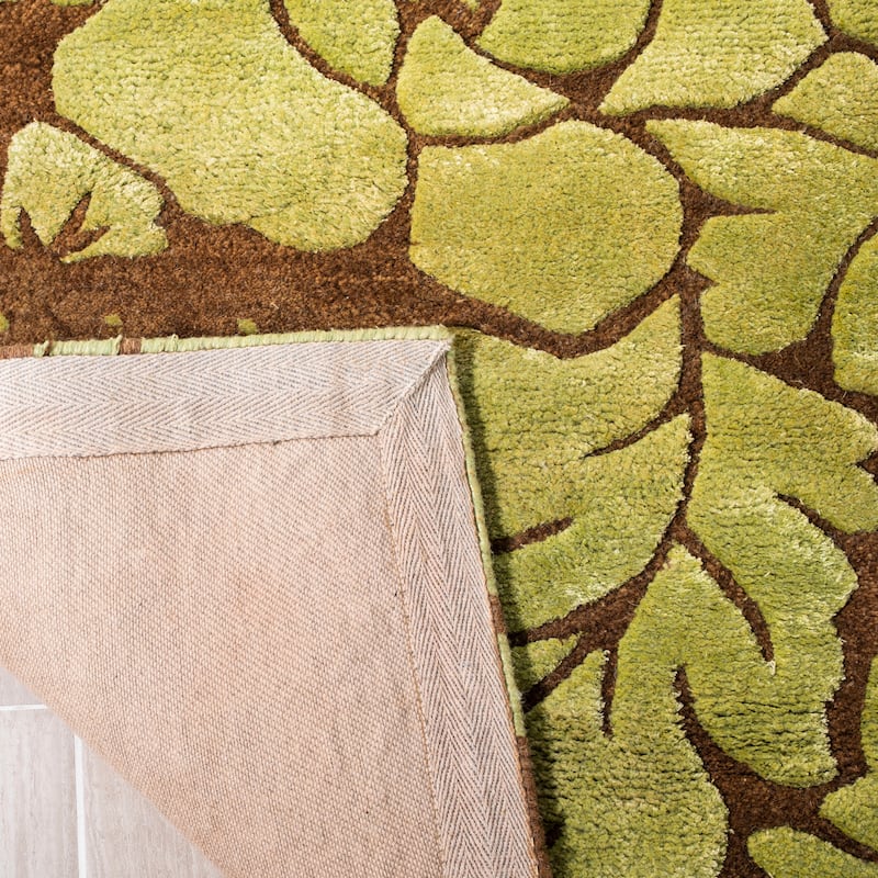 SAFAVIEH Handmade Soho Kriene Garden N.Z. Wool Rug