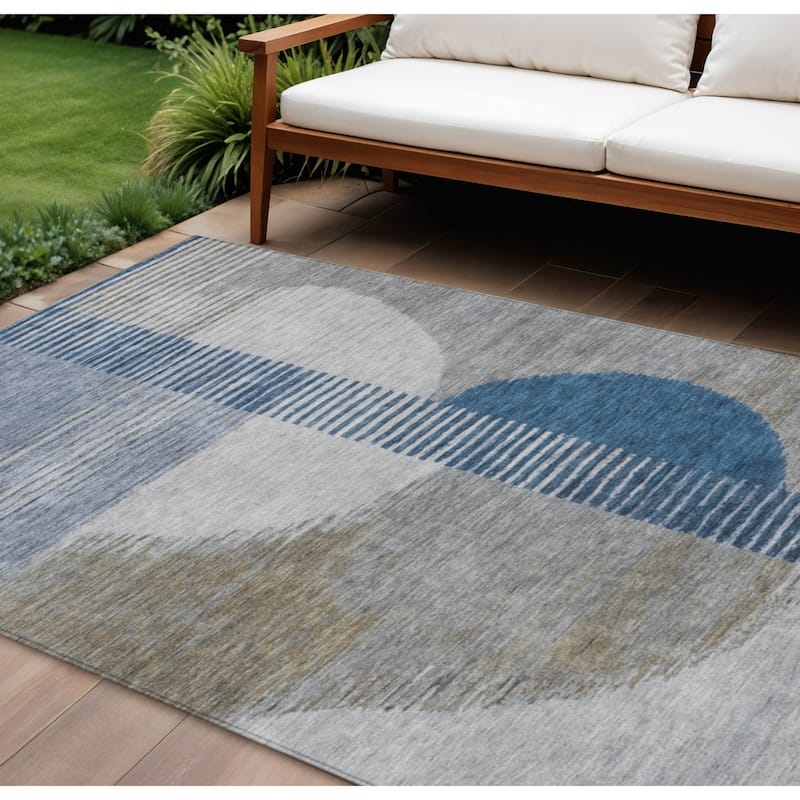 HomeRoots Geometric Transitional Rectangle Outdoor Rug - 8' X 10'