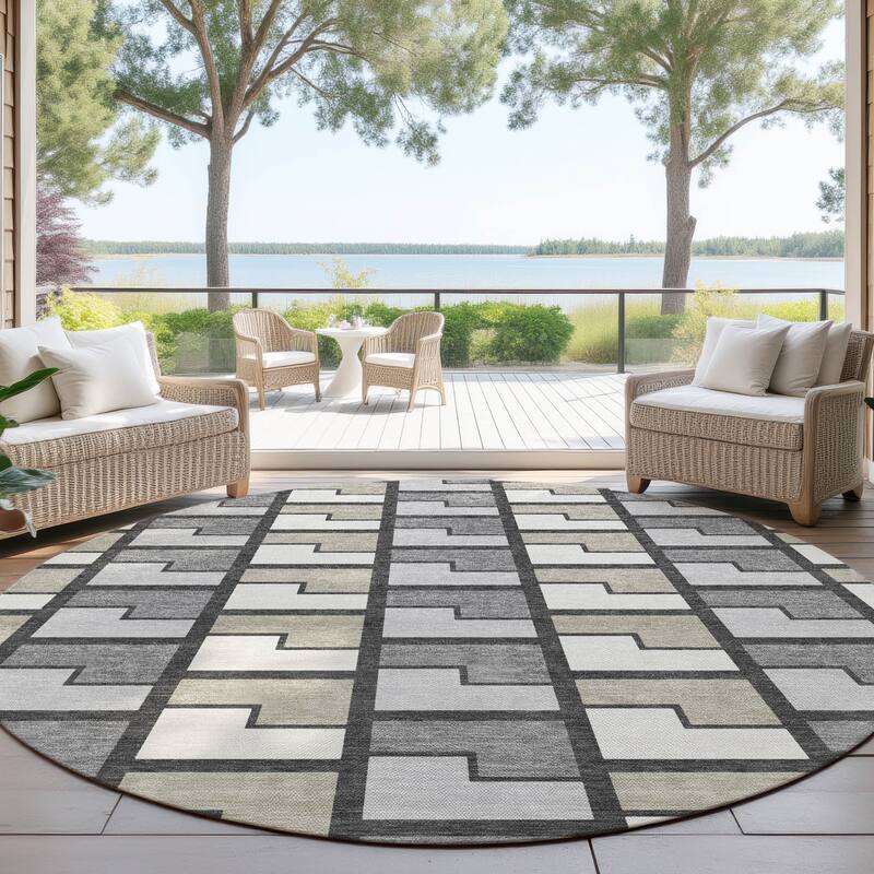 Machine Washable Indoor/ Outdoor Contemporary Kaylee Chantille Rug - Ivory - 8' x 8'