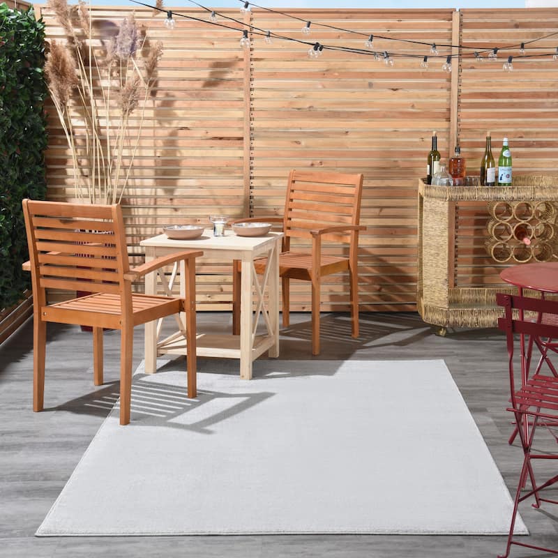 Nourison Essentials Solid Contemporary Indoor/Outdoor Area Rug - 3' x 5' - Silver Grey