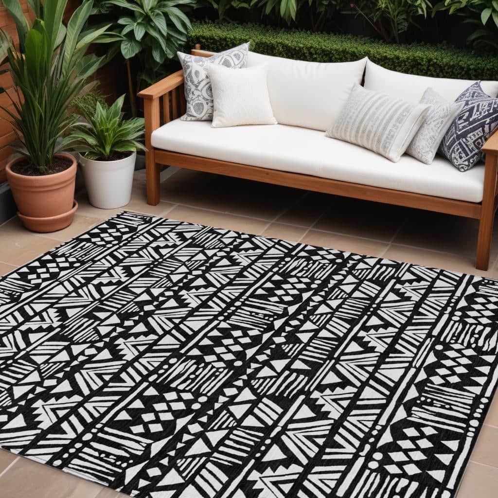 HomeRoots Southwestern Transitional Rectangle Outdoor Rug
