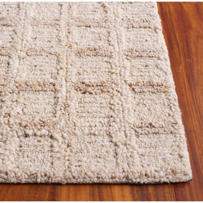 SAFAVIEH Handmade Pine Jaylin Wool Rug