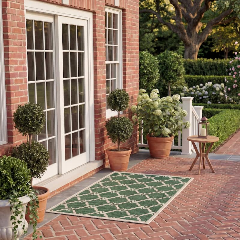 SAFAVIEH Courtyard Charleen Indoor/ Outdoor Waterproof Patio Backyard Rug