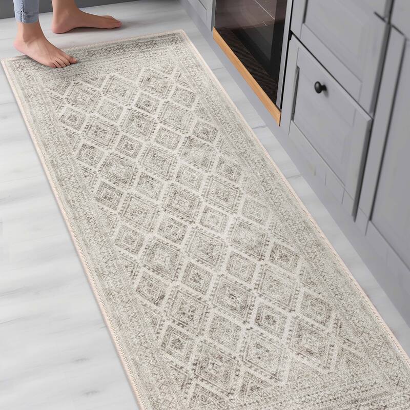 Well Woven Kings Court Sana Transitional Damask Washable Low Pile Rug