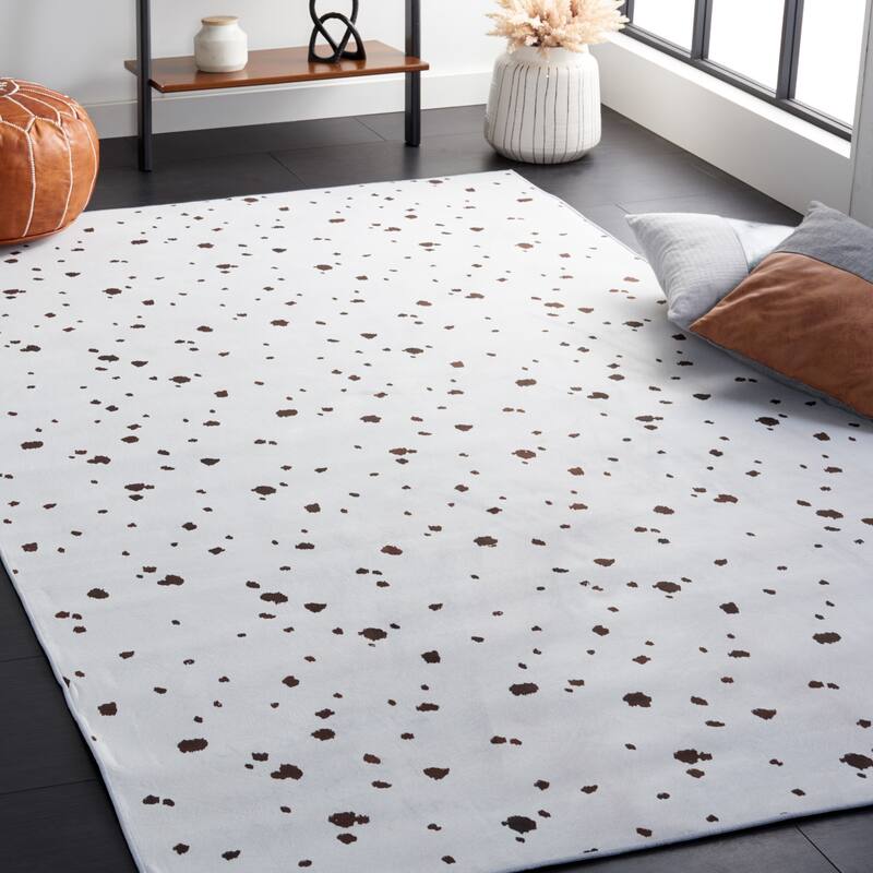 SAFAVIEH Faux Hide Machine Washable Slip Resistant Kullike Rustic - 8' x 10' - Ivory/Black - Rectangle