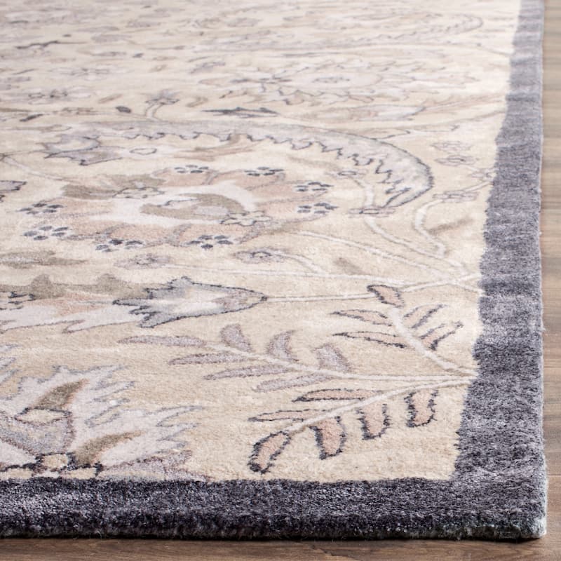 SAFAVIEH Handmade Bella Faith Modern Floral Wool Rug