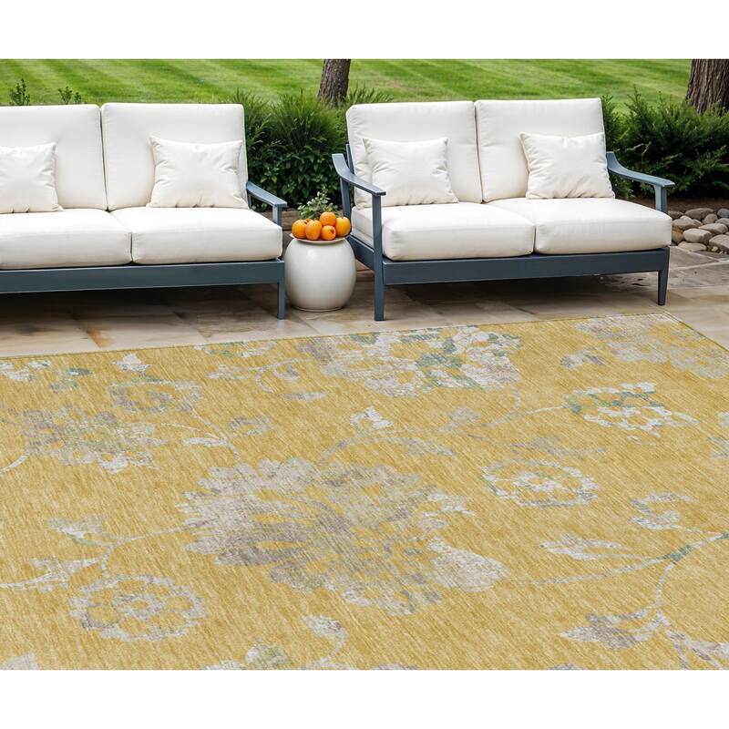 HomeRoots Floral Transitional Rectangle Outdoor Rug - 8' X 10'