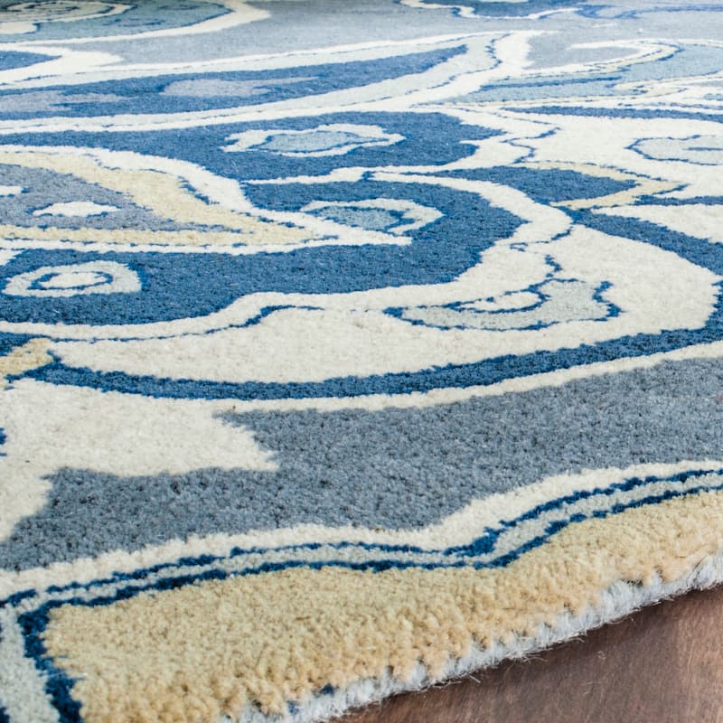 SAFAVIEH Handmade Floral Kaitlin Paisley Blue New Zealand Wool Rug